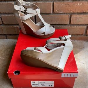 Elle nude leather and wood grain wedges size 6.5